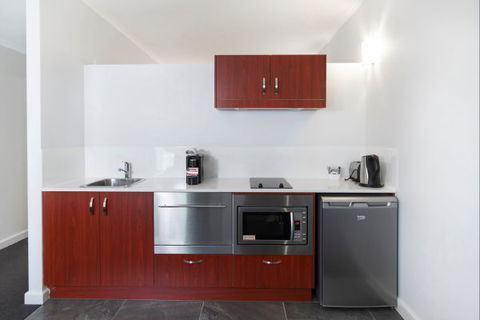 Abode Narrabundah - New South Wales Tourism  3