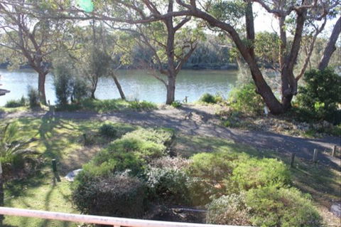 Castaway Holiday Units - New South Wales Tourism  0