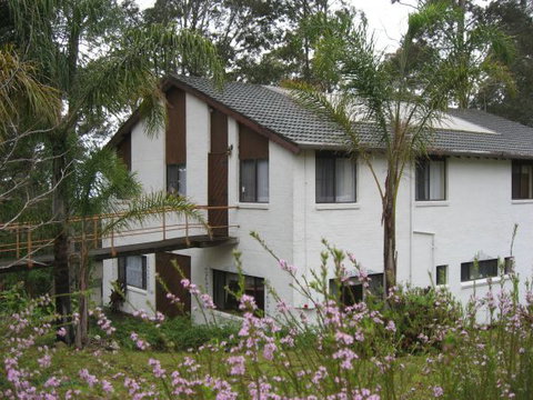 Chalet Swisse Spa Retreat - New South Wales Tourism  2