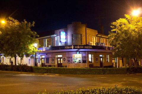 Courthouse Hotel Boorowa - New South Wales Tourism  1