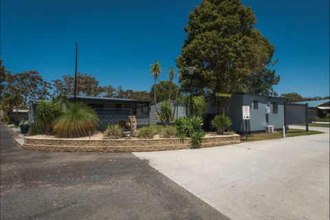 Colonial Holiday Park And Leisure Village - New South Wales Tourism  0