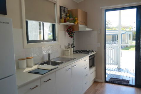 Colonial Holiday Park And Leisure Village - New South Wales Tourism  2