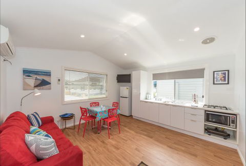 Colonial Holiday Park And Leisure Village - New South Wales Tourism  5