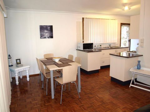 Crystal Waters - New South Wales Tourism  2