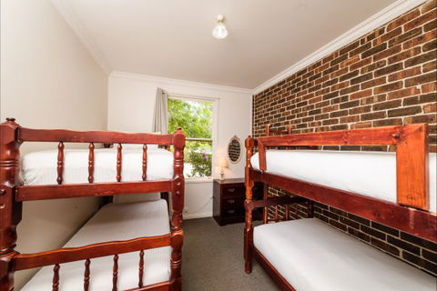 Federation Gardens And Possums Hideaway - New South Wales Tourism  4