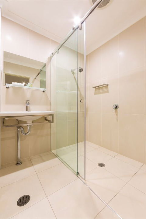 Forrest Hotel And Apartments - New South Wales Tourism  3