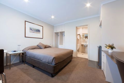 Forrest Hotel And Apartments - New South Wales Tourism  6