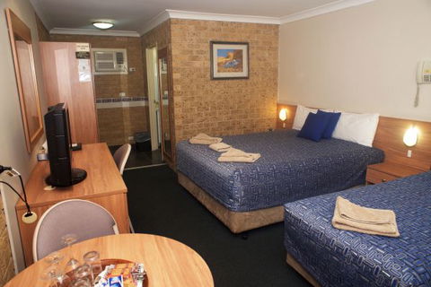 Forest Lodge Motor Inn And Restaurant - New South Wales Tourism  2