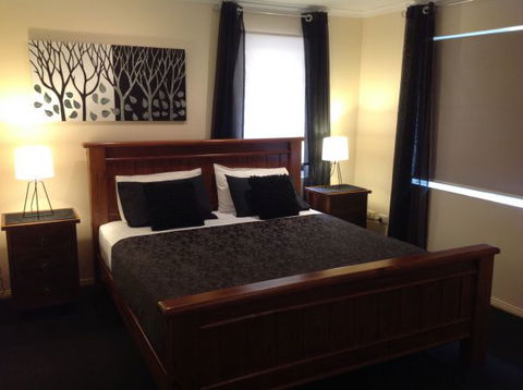Garunya Executive Townhouse - New South Wales Tourism  2