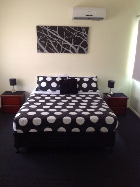 Garunya Executive Townhouse - New South Wales Tourism  3