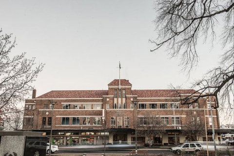 Hotel Canobolas - New South Wales Tourism  1