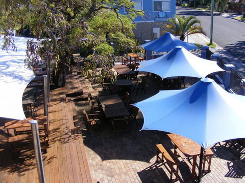Illawong Hotel - New South Wales Tourism  2