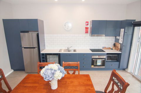 Laguna Lodge Holiday Units - New South Wales Tourism  5