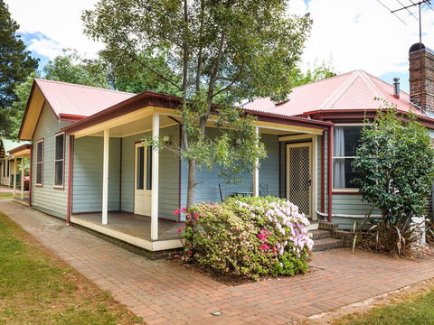 Federation Gardens And Possums Hideaway - New South Wales Tourism  0