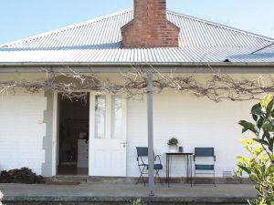 Old Schoolhouse Milton - New South Wales Tourism  0