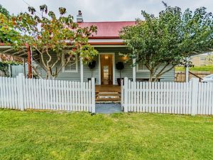 Hindmarsh Park Holiday Cottage - New South Wales Tourism  0