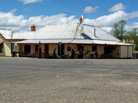 Royal Hotel Dalton - New South Wales Tourism  0