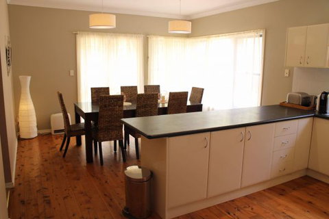 Scenic Cottage - New South Wales Tourism  3