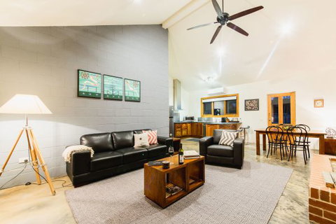 Alpine Edge Accommodation - New South Wales Tourism  0