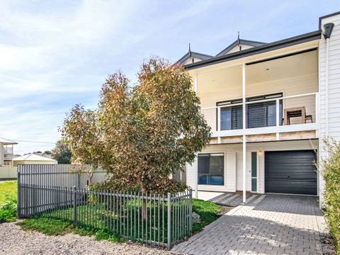 Century 21 SouthCoast: Bayside - New South Wales Tourism  1