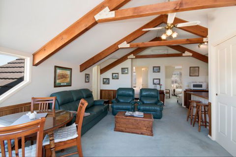 Gateway To The Great Ocean Road B&B - New South Wales Tourism  7