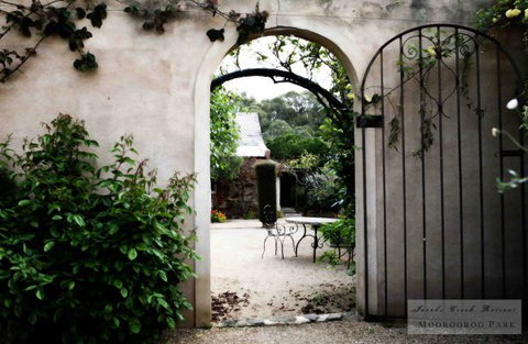 Jacobs Creek Retreat At Moorooroo Park - New South Wales Tourism  1