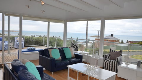 Beach Bliss - Victor Harbor - New South Wales Tourism  0