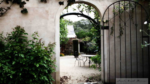 Jacobs Creek Retreat At Moorooroo Park - New South Wales Tourism  0