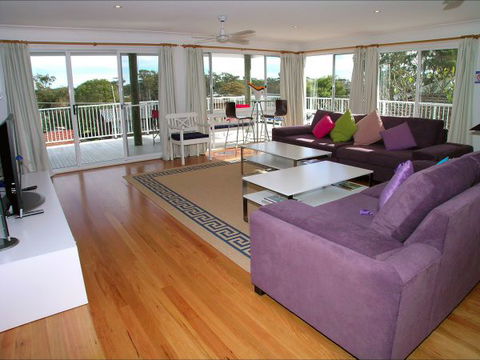 Shoal Bay Riggers - New South Wales Tourism  1