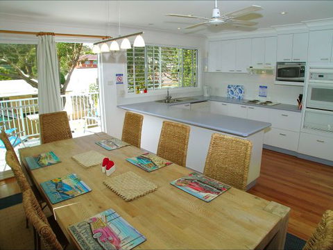 Shoal Bay Riggers - New South Wales Tourism  3