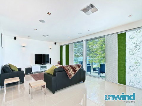 Unwind At 29 Breeze Penthouse - New South Wales Tourism  1