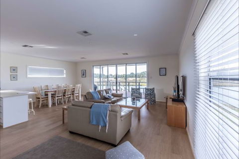 River Shack Rentals - Living The Dream - New South Wales Tourism  113