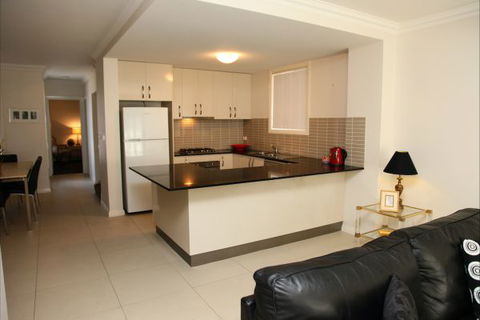 Apartments On-The-Park: Prince - New South Wales Tourism  0