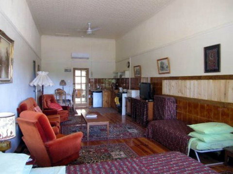 Carmines Antiques And Accommodation - New South Wales Tourism  1