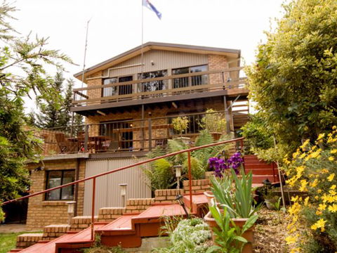 Chisholm Heights CBD Accommodation - New South Wales Tourism  1