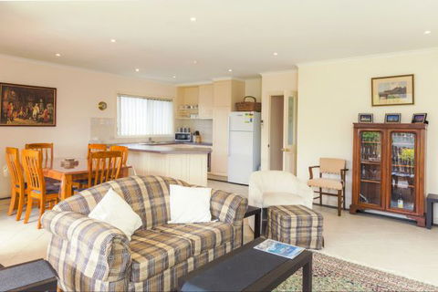 Spalding Lodge Unit 16 - New South Wales Tourism  136