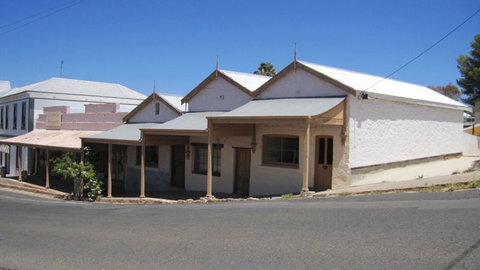 Carmines Antiques And Accommodation - New South Wales Tourism  4