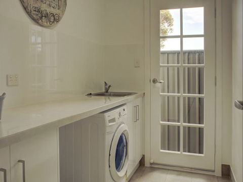 Spalding Lodge Unit 16 - New South Wales Tourism  221