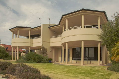 Spalding Lodge Unit 16 - New South Wales Tourism  153