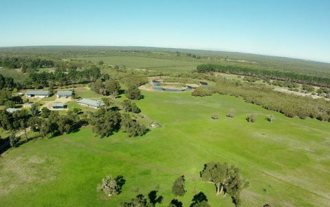Sandy Lake Farm Stay Accommodation Gingin WA - New South Wales Tourism  0