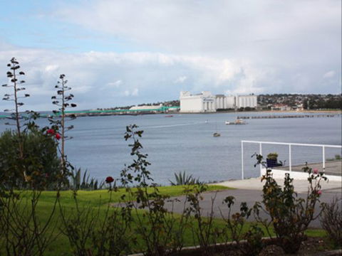 Spalding Lodge Unit 16 - New South Wales Tourism  287