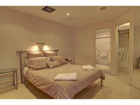 Spalding Lodge Unit 16 - New South Wales Tourism  243