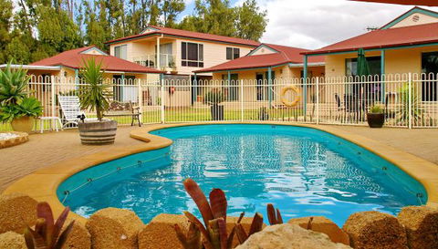 The Mac's Beachfront Villas - New South Wales Tourism  1