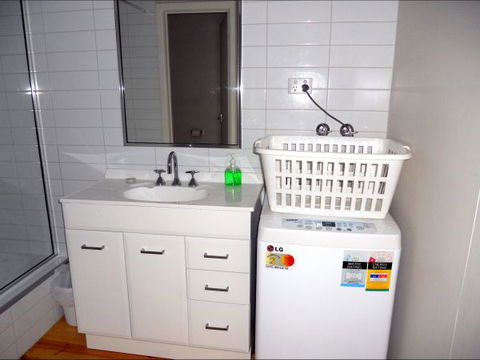 Shamore Apartments - Walnut - New South Wales Tourism  9