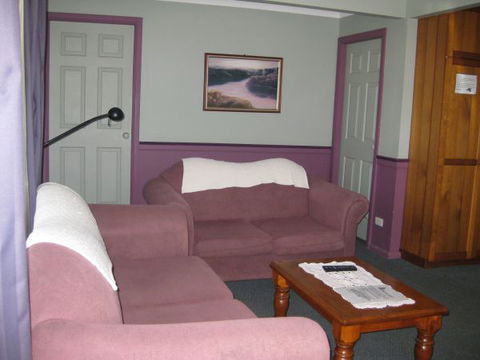 Grantham House  Pet Friendly Holiday Home - New South Wales Tourism  5