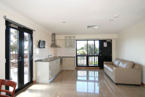 Tanunda Hotel And Apartments - New South Wales Tourism  4