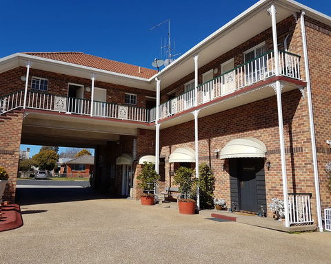 Golden Age Motor Inn - New South Wales Tourism  19