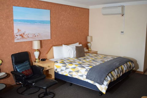 Golden Age Motor Inn - New South Wales Tourism  11