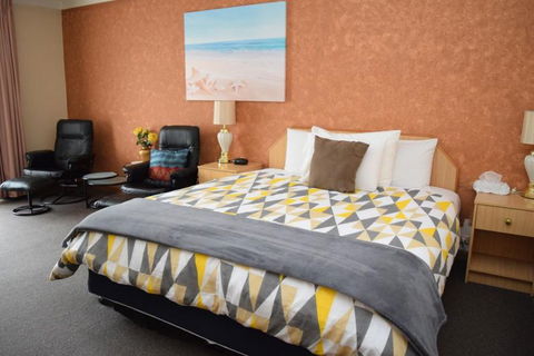 Golden Age Motor Inn - New South Wales Tourism  14