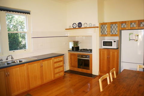 Elderton Guest House - New South Wales Tourism  1